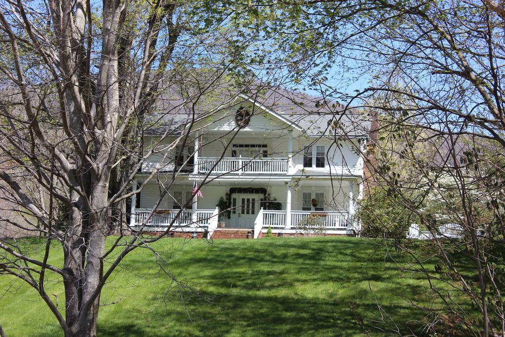 Buffalo Tavern Bed And Breakfast West Jefferson Exterior foto